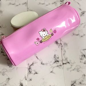🖤2006 Sanrio hello kitty pencil / makeup brush pouch